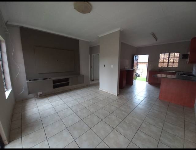 2 BEDROOM TOWNHOUSE FOR SALE IN KOOKRUS
